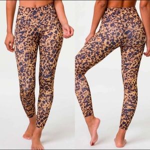 ONZIE Tortoise Shell High Rise Midi Yoga Leggings